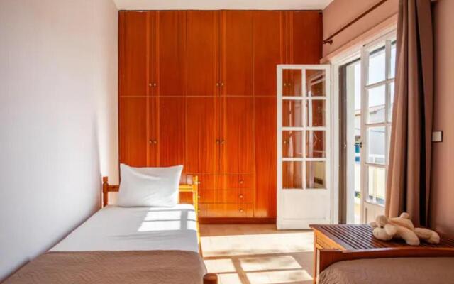 Rena's Hospitality walk to the beach,10min to Chania!