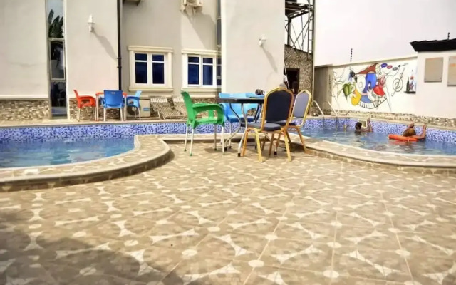 Ice Grand Hotel & Suites