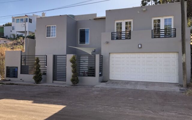 Casa Flores & Flores