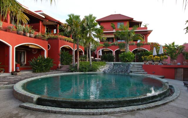 PinkCoco Uluwatu - Constant Surprises & for Cool Adults Only