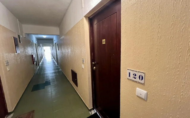 Albufeira Central 10 by Homing