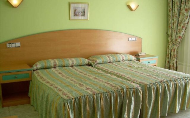 Hotel Riveiro II