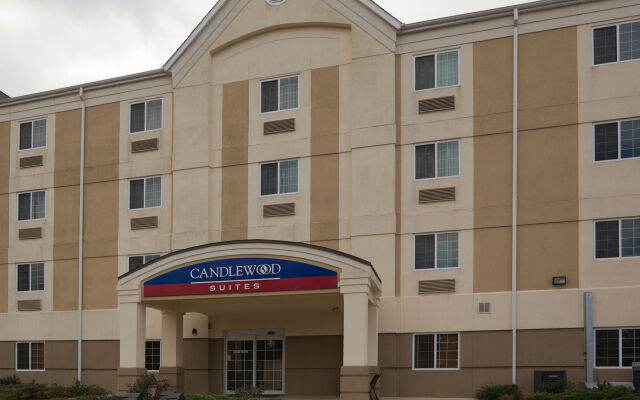 Candlewood Suites Pearl, an IHG Hotel