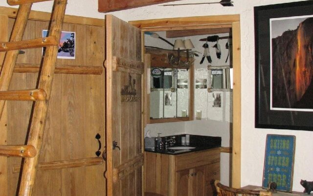 Lost Trail Lodge