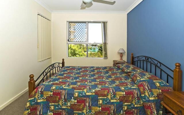 Budds Beach Apartments