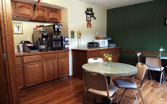 Plymouth Suites Hotel