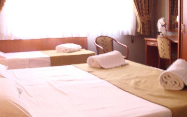 Smart Hotel Gallery House