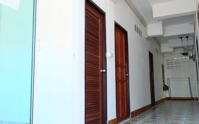 Miss Hong House