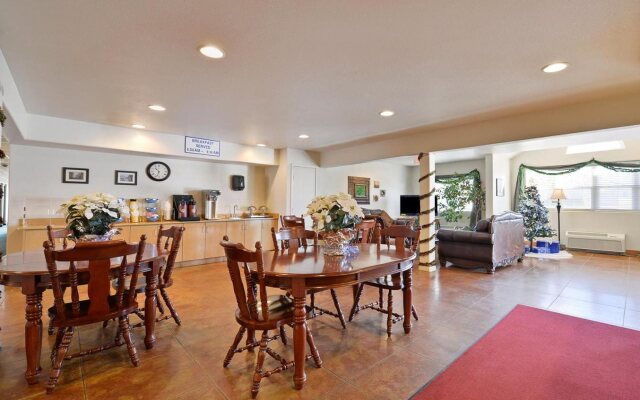 Americas Best Value Inn & Suites Ada