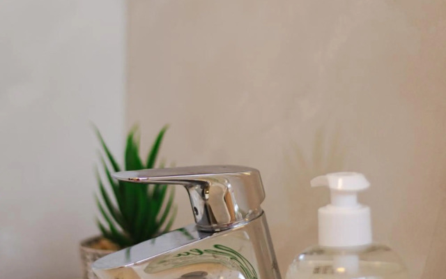 Modern 4 Sleeper Apartment