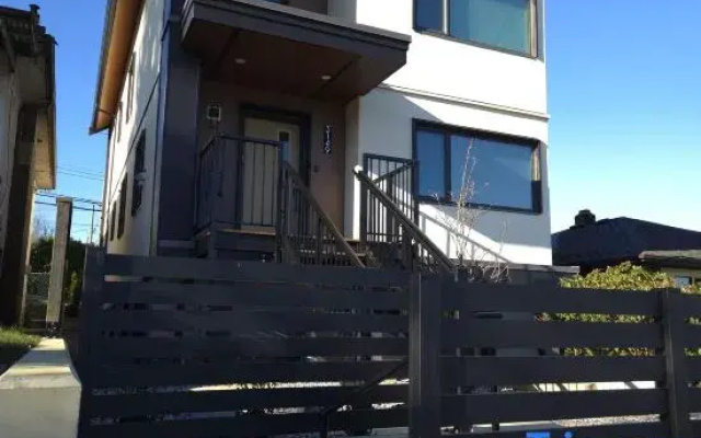 Vancouver 2 bedroom Townhouse: Family-Friendly