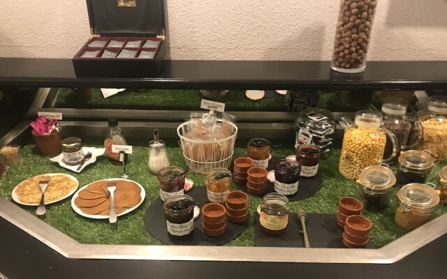 Hotel Kyriad BESANCON - Palente