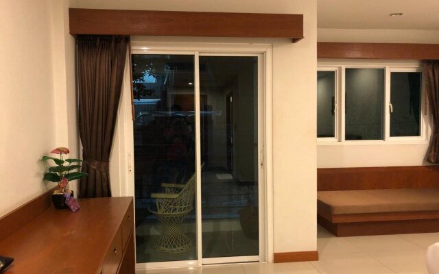 Chollada Inn Kamala