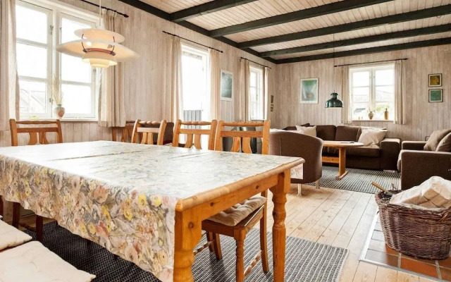 6 Person Holiday Home in Blavand