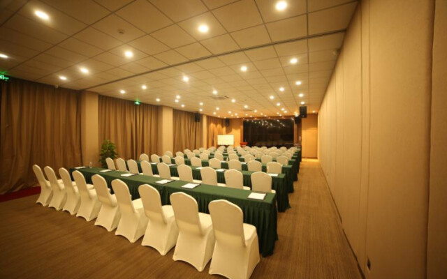 Jinjiang Metropolo Shanghai Hongqiao Hub NECC Hotel