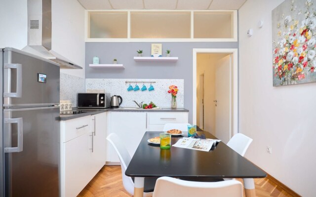 Apartment Aria