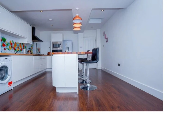 Spacious Home for Groups With Parking