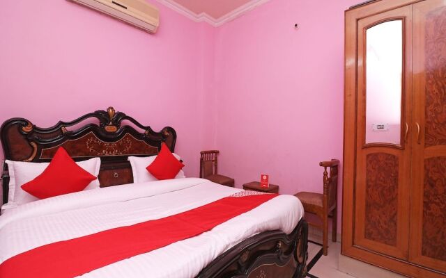 OYO 26906 Hotel Tarang