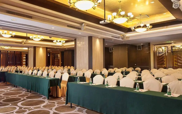 Renaissance Shenzhen Luohu Hotel