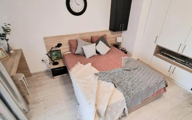 Studio Central Exer I