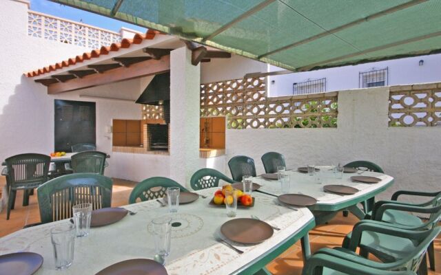 Villa - 6 Bedrooms with Pool and WiFi - 105005