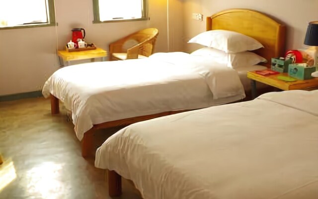 Hairong Yisheng Hotel