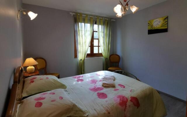 Gîte Saint-Germain-Laprade, 4 pièces, 6 personnes - FR-1-582-322