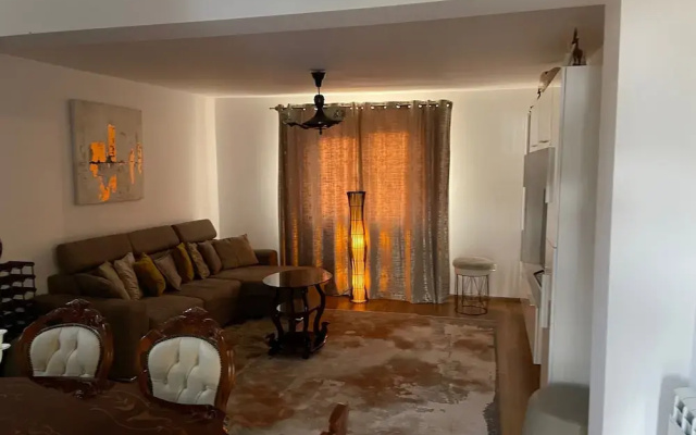 Bucovina-mountainhouse-5br-fireplace-hottub-wifi