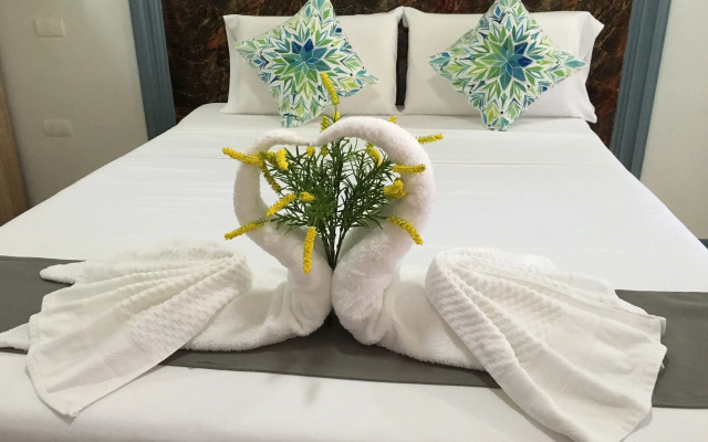 Aloha Seaside  Resort