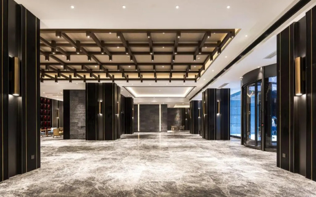 Western Royal Palace Hotel