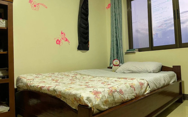 Room-nshuti Spacious Quiet Rm For Short