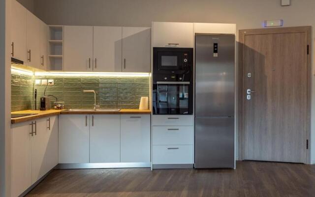 THE apartment 2 BDRS/2 BATHS luxury residence