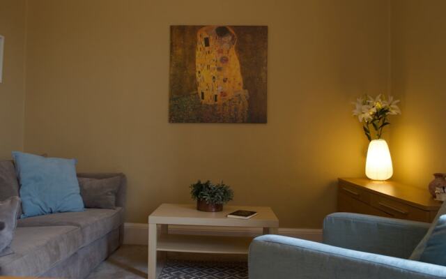 2 Bedroom Flat In Stockton