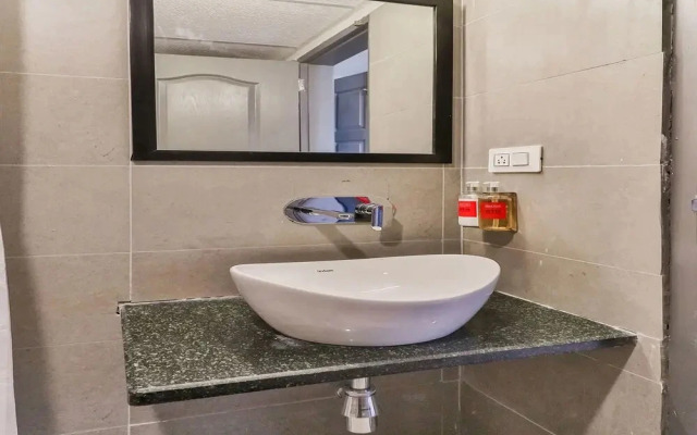 Sumithra Inn by OYO Rooms