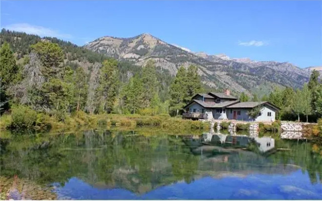 Lakeview House