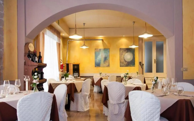 Hotel Monti