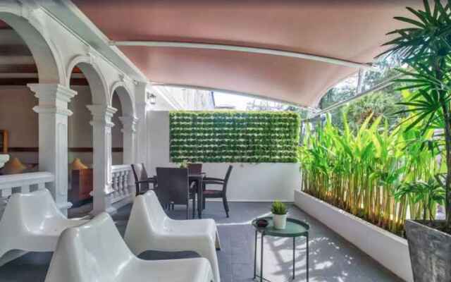 Island Patong Beachfront Apartments