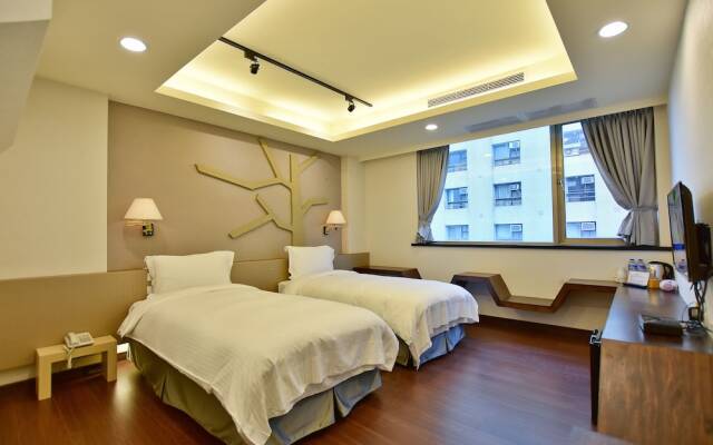 Ruocing Hot Spring Hotel