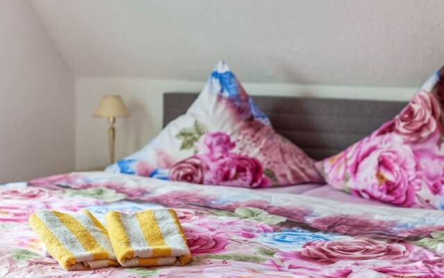 Cozy Apartment in Lichtenhain With Garden