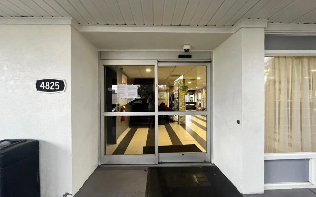 Motel 6 Charlotte, NC – Airport South
