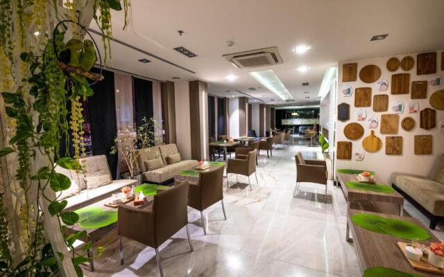 Mira Hotel Corniche