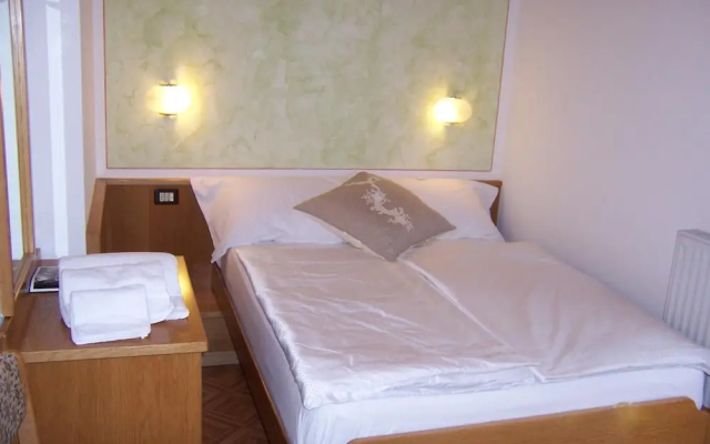 Alpen Hotel Rabbi