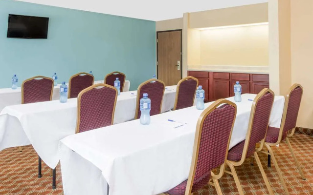 Baymont Inn & Suites Warrenton