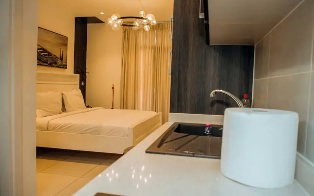 Luxury Apartment at Embassy