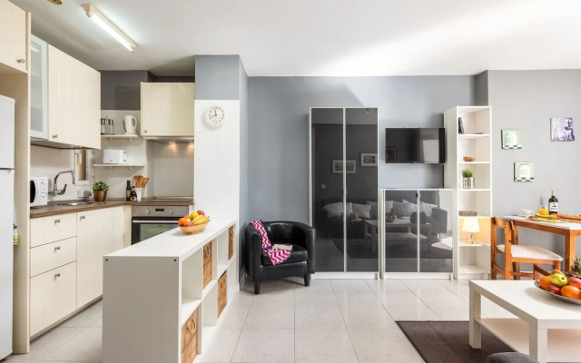 M4F Sweet Apartment Close to the Beach