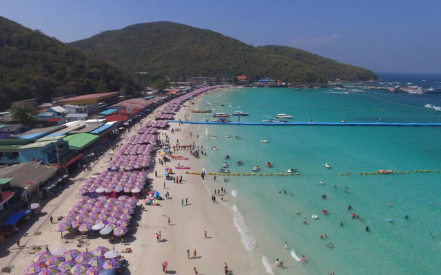 Tawaen Beach Resort