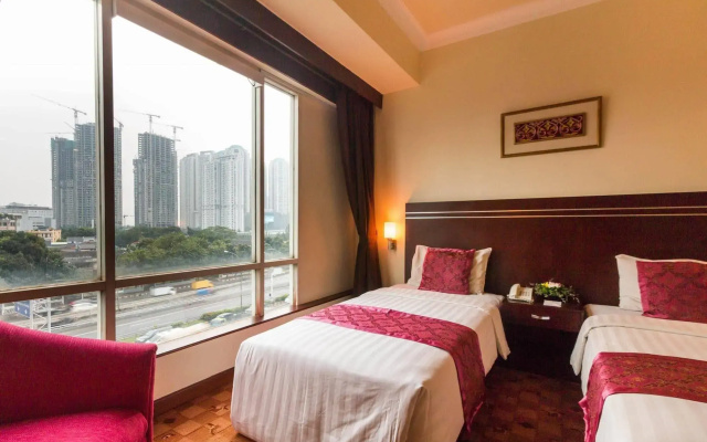 Twin Plaza Hotel