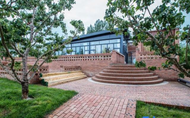 Zhenshun Yunfang Tangquan Art Hotel