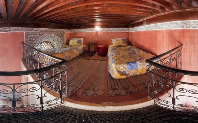 Riad Layalina