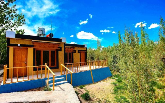 TIH Chomal Huts